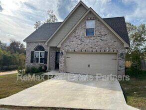 Building Photo - 9 Canyon Oak