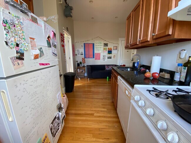 Foto del edificio - 1185 Commonwealth Ave