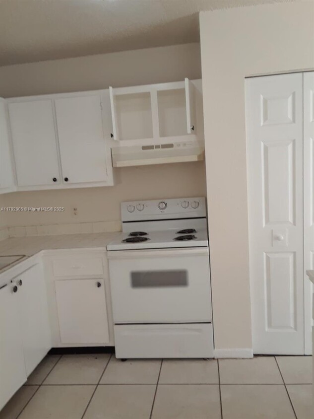 Primary Photo - 5404 NW 24th Ct