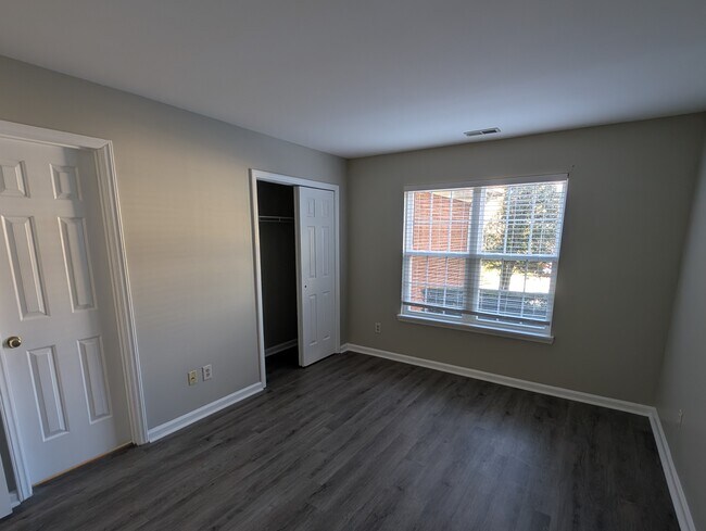 Foto del edificio - 5828 Amity Springs Dr
