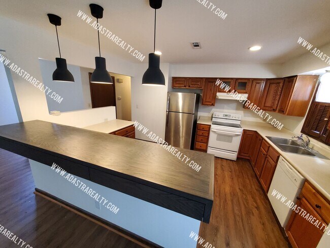 Foto del edificio - Spacious and Affordable 3 Bed/2 Bath House...