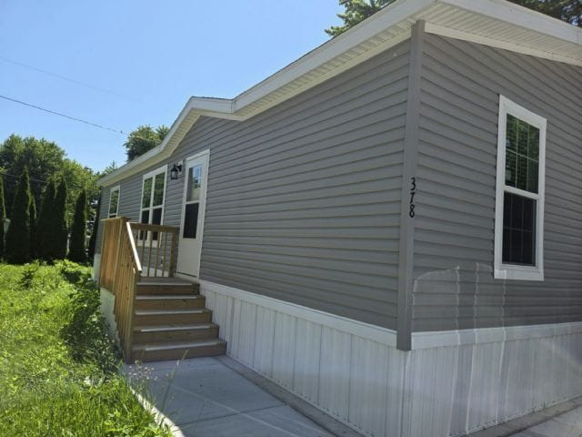 Building Photo - 378 Raven Ln