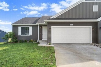 Building Photo - 10050 Pennridge Dr