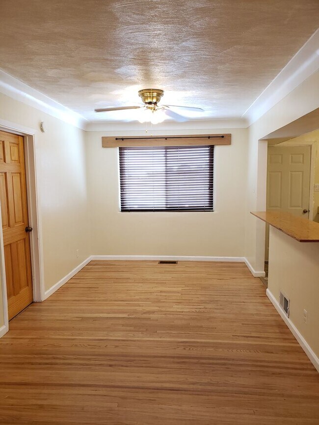 Foto del edificio - Nice 3 Bedroom, 2 Bathroom, 2 Car Garage a...