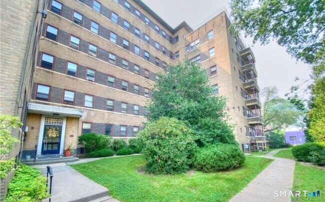Building Photo - 230 Farmington Ave