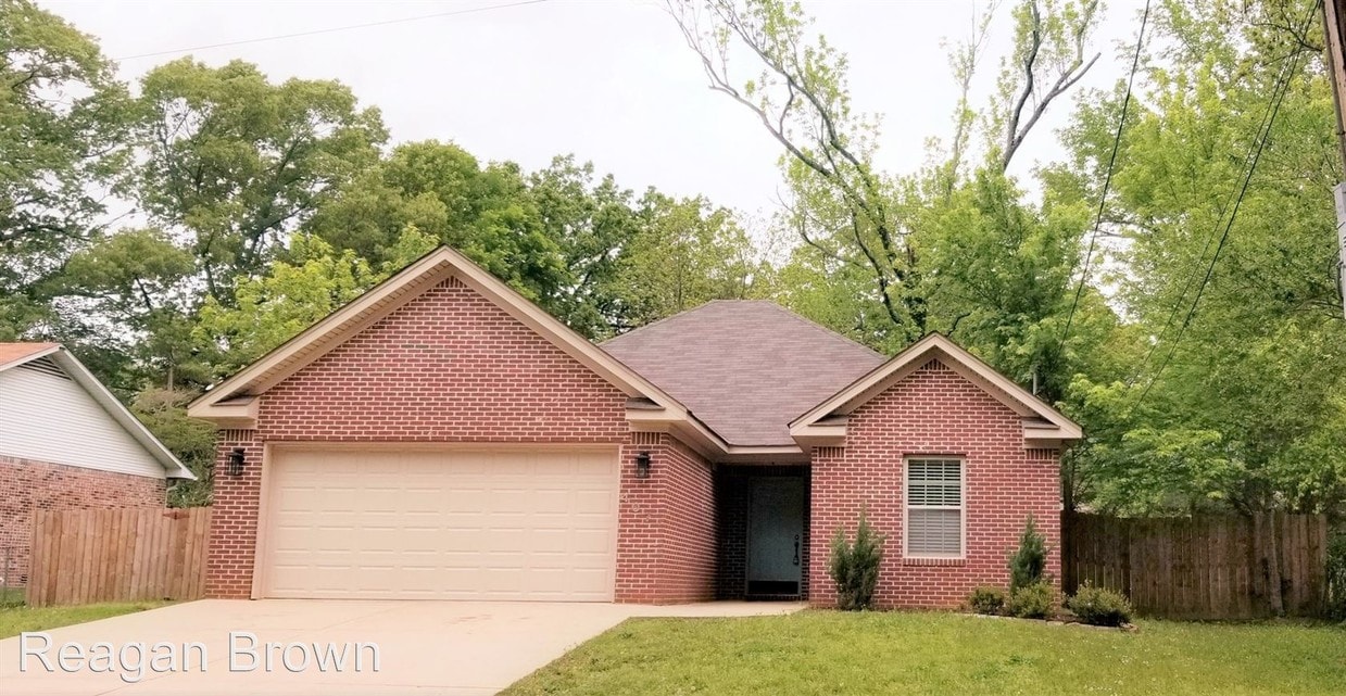Primary Photo - 3 br, 2 bath House - 407 Mills Park Rd.