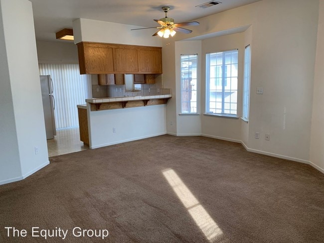Building Photo - 748-760 Jana Way