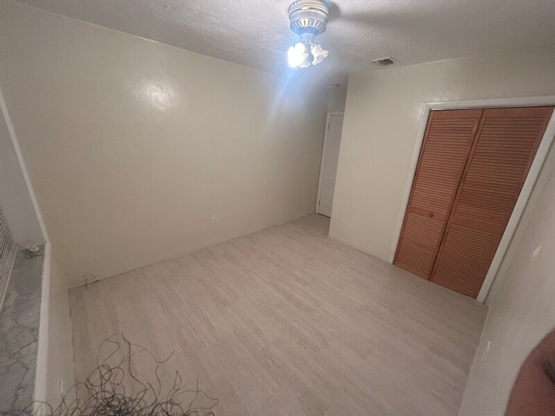 Foto del edificio - 1532 NE 148th St