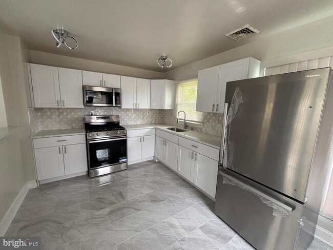 Foto del edificio - 35 Blueberry Ln