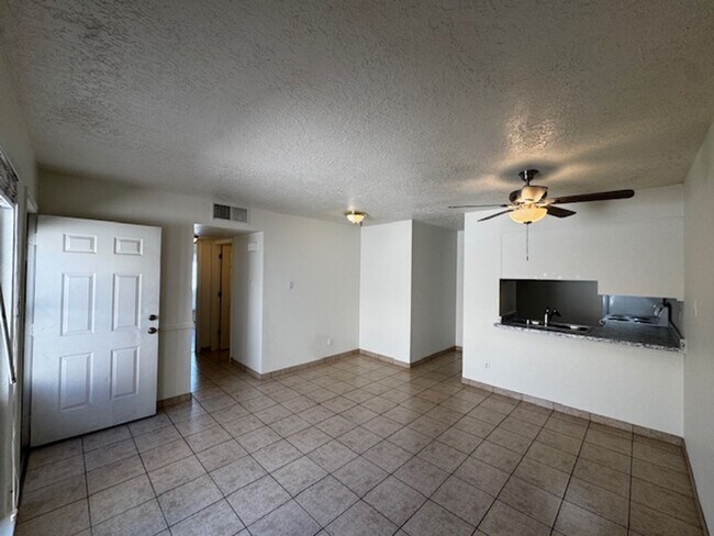 Foto del edificio - 12244 Menaul Blvd NE