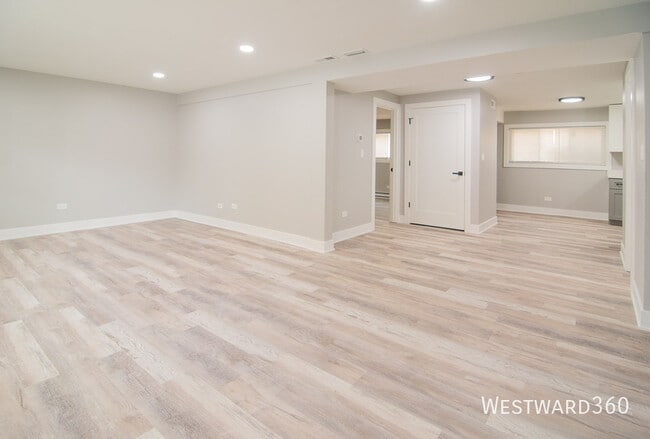 Foto del edificio - 6141 N Hermitage Ave