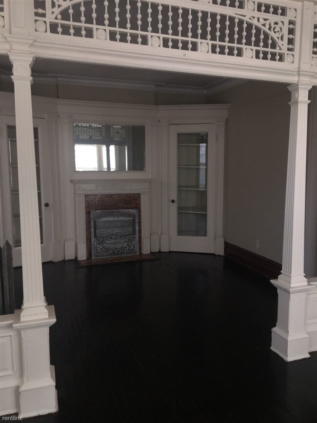 Building Photo - 3 br, 1 bath Apartment - 95 Brooklyn Ave