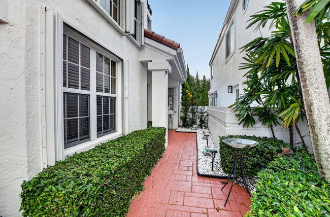 Foto del edificio - 17626 Tiffany Trace Dr