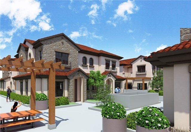 Building Photo - 636 N Stoneman Ave