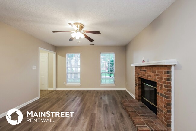 Foto del edificio - 13706 Poppleton Ct