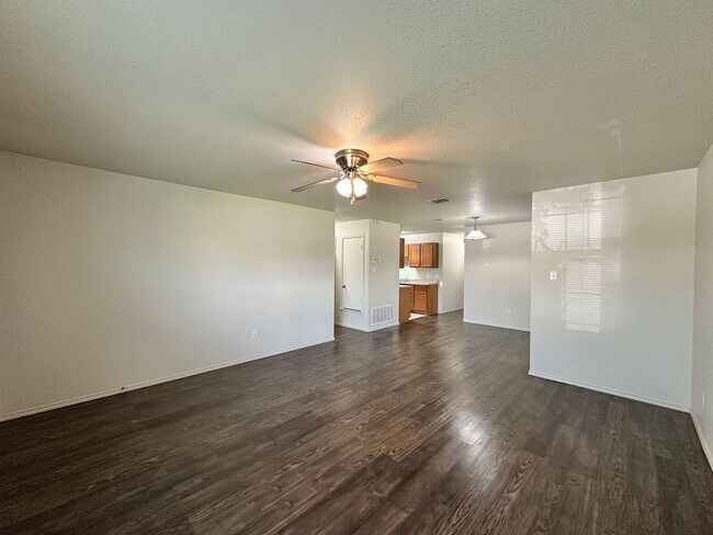 Foto del edificio - 6410 Temora Loop