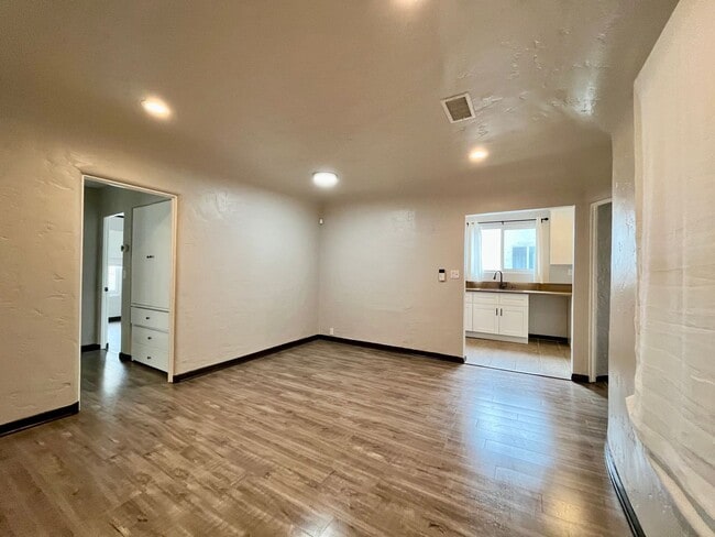 Building Photo - 3210 &amp; 3212 43th Place