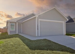 Building Photo - 5909 San Geronimo
