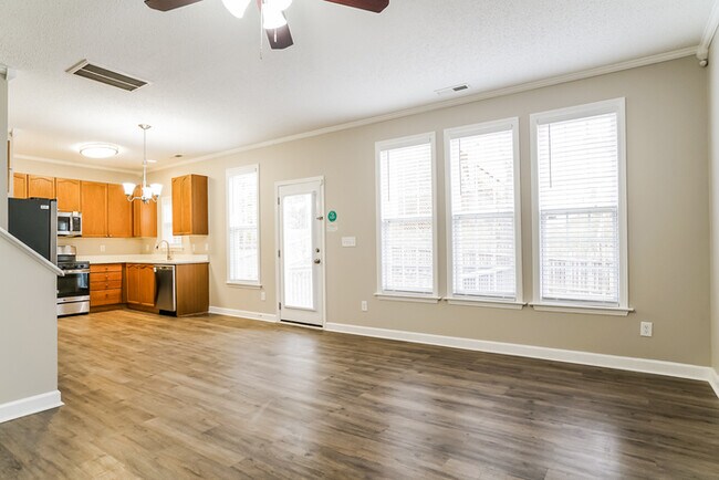 Foto del edificio - 2337 Sapphire Valley Dr