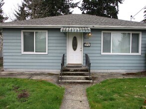 Building Photo - 8618 Tacoma Ave S
