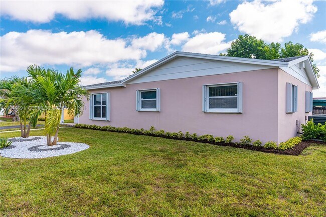 Building Photo - 5215 SW 128th Ave