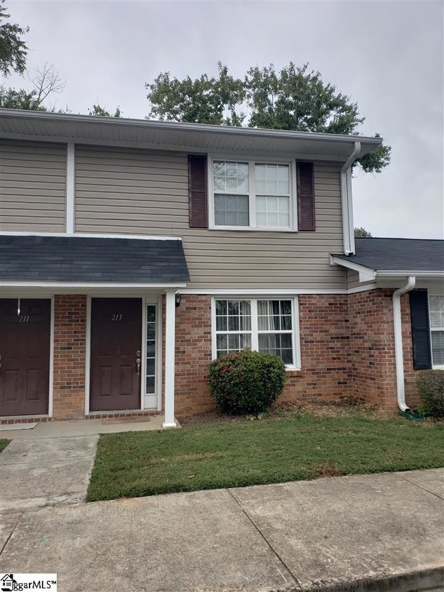 213 Emerald Park Ct, Simpsonville, SC 29681 Condo for Rent in