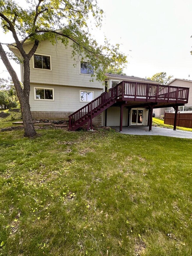 Foto del edificio - 15085 Oakcrest Ct