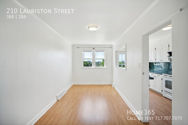 Building Photo - Vibrant 3 bed 2 bath Single Family Home!