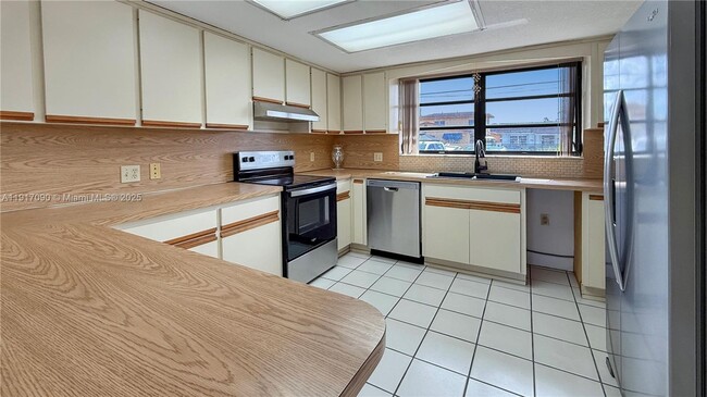 Foto del edificio - 8877 SW 36th St