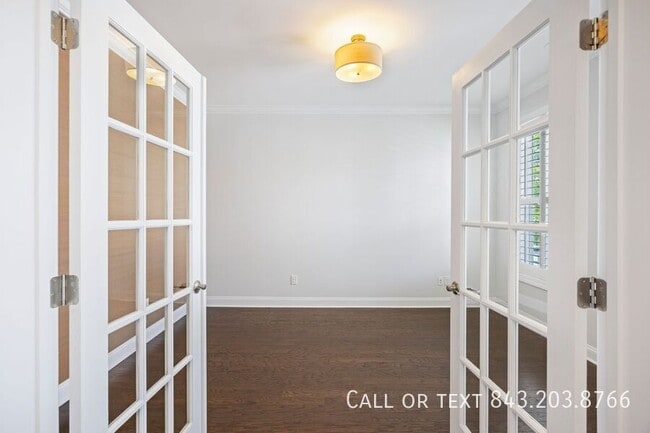 Photo - 2219 Midden Dr House