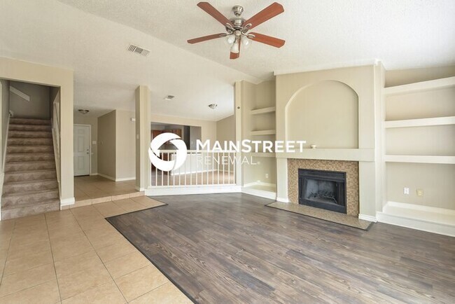Building Photo - 3 Bedroom Pet-Friendly Home in San Antonio, TX with Main Street Renewal