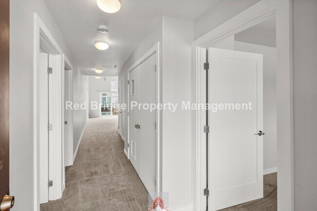 Foto del edificio - 15325 NW Central Dr