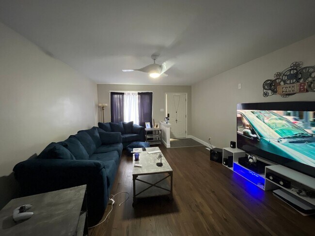 Foto del edificio - Stunning 3 Bed 1.5 Bath ranch available fo...