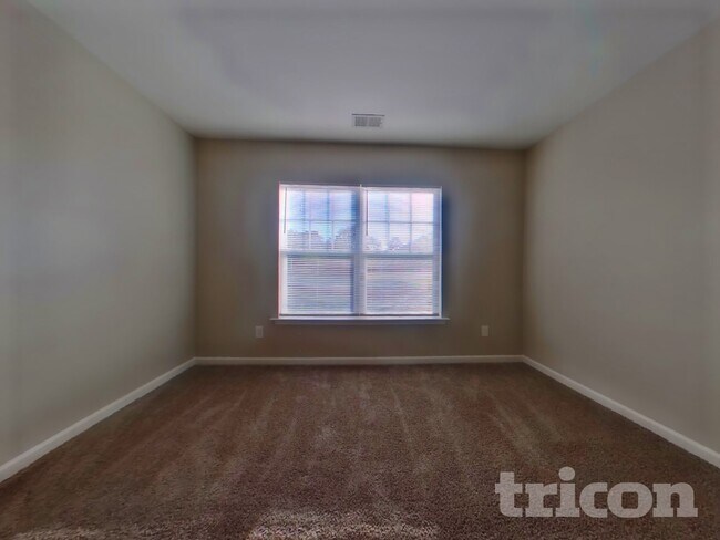 Foto del edificio - 209 Autumn Stroll Ct