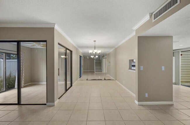 Foto del edificio - 402 Lakewood Ct