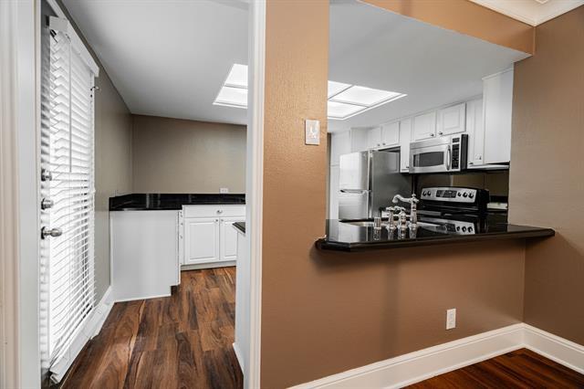 Foto del edificio - 7809 Meadow Park Dr