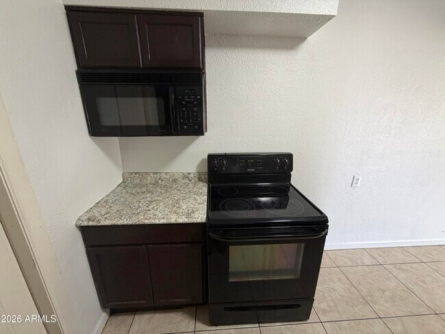 Foto del edificio - 625 E Broadway Rd