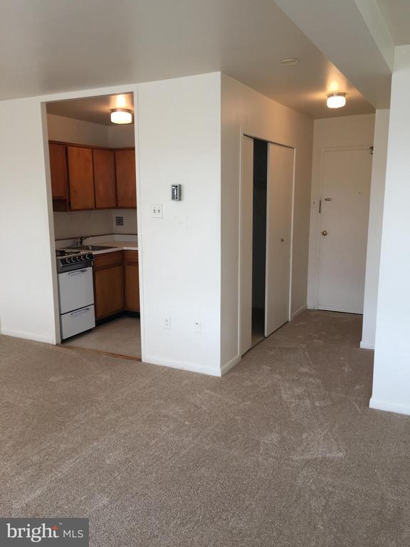 Foto del edificio - 6641 Wakefield Dr