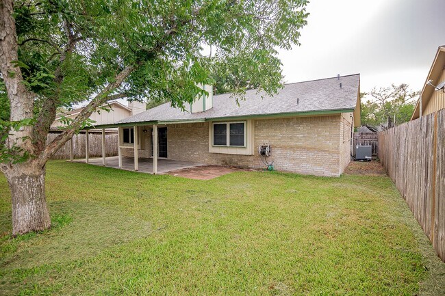 Building Photo - Great Home in a Great Neighborhood