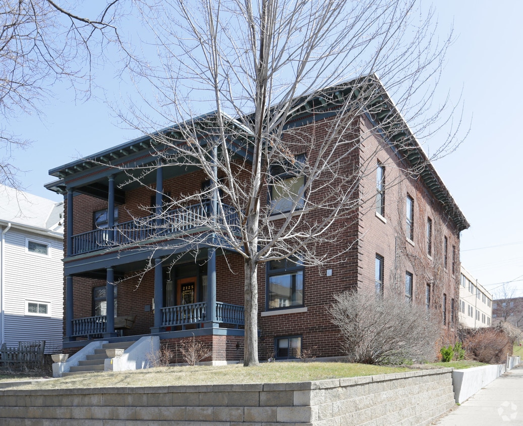 Primary Photo - 2125 Harriet Ave