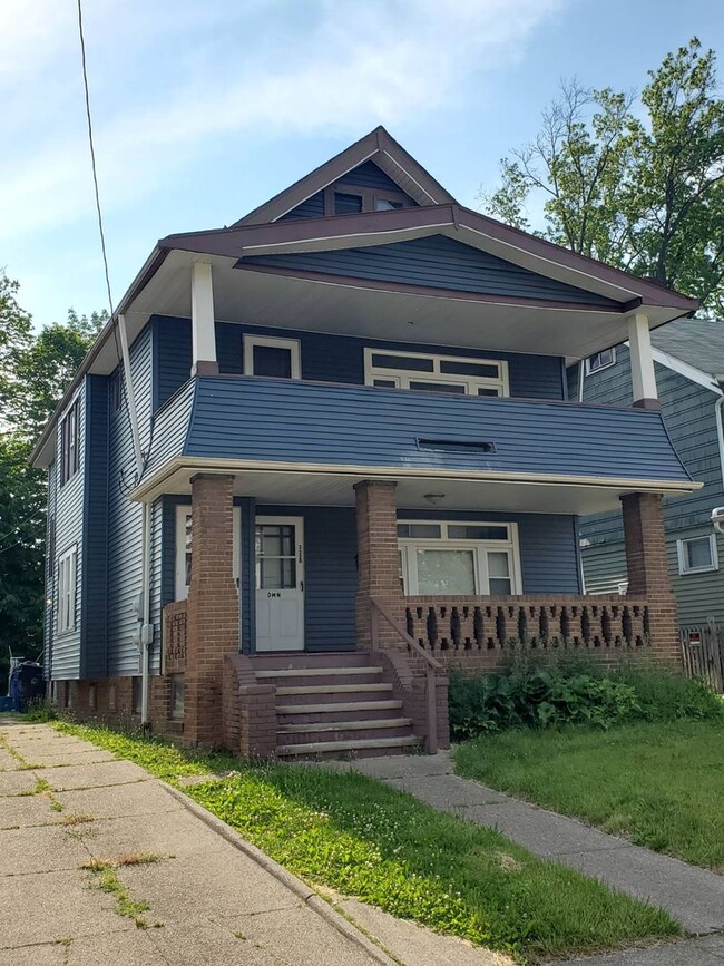 Building Photo - 3320 Berea Rd