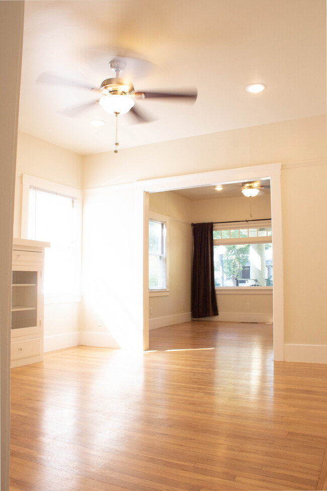 Dining/Living Area - 2522 Capitol Ave