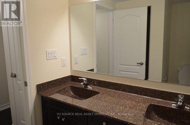 Building Photo - 2 Bluegill Cres