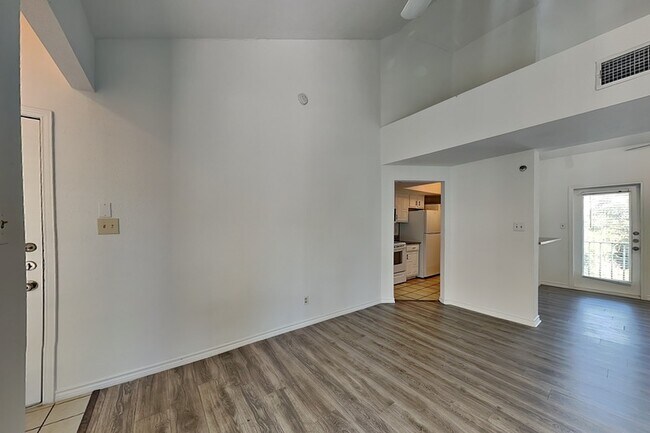 Foto del edificio - 3105 San Jacinto St