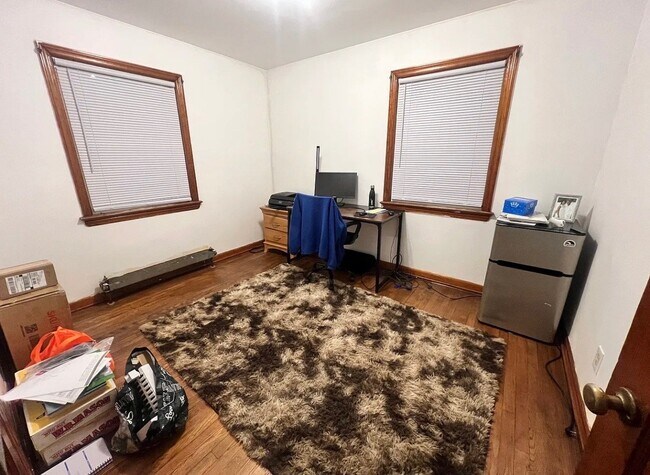 Foto del edificio - 255 Waite Ave