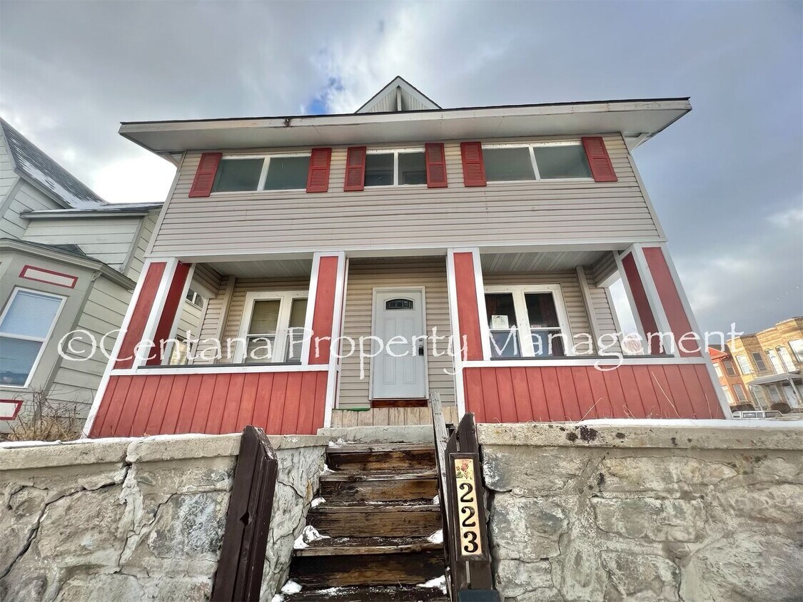 1223222 N Alabama St Unit 223 1/2 N Alabama, Butte, MT 59701 Room