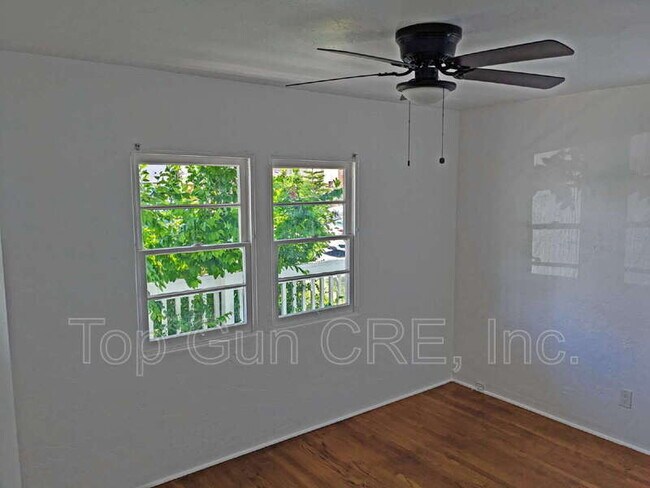 Foto del edificio - 4343 Bancroft St