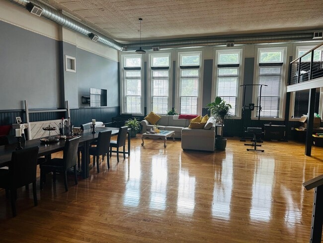 Building Photo - 60-64-64 High St