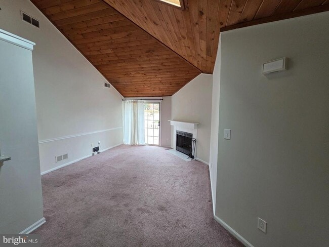 Building Photo - 30 Brookside Ct