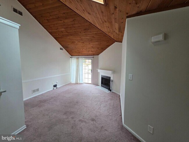 Foto del edificio - 30 Brookside Ct